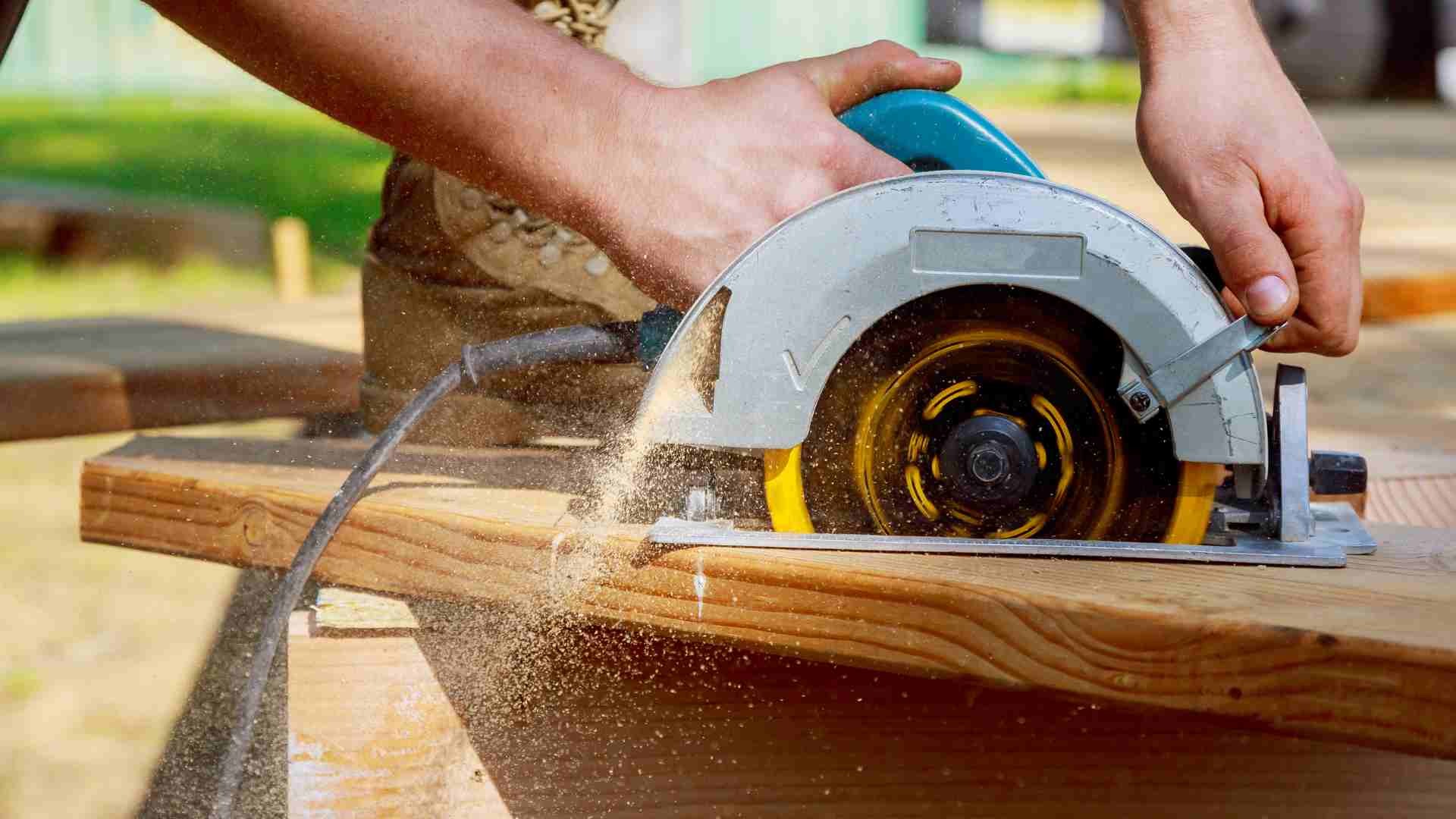 bàn quầy bar ngoài trời tự làm