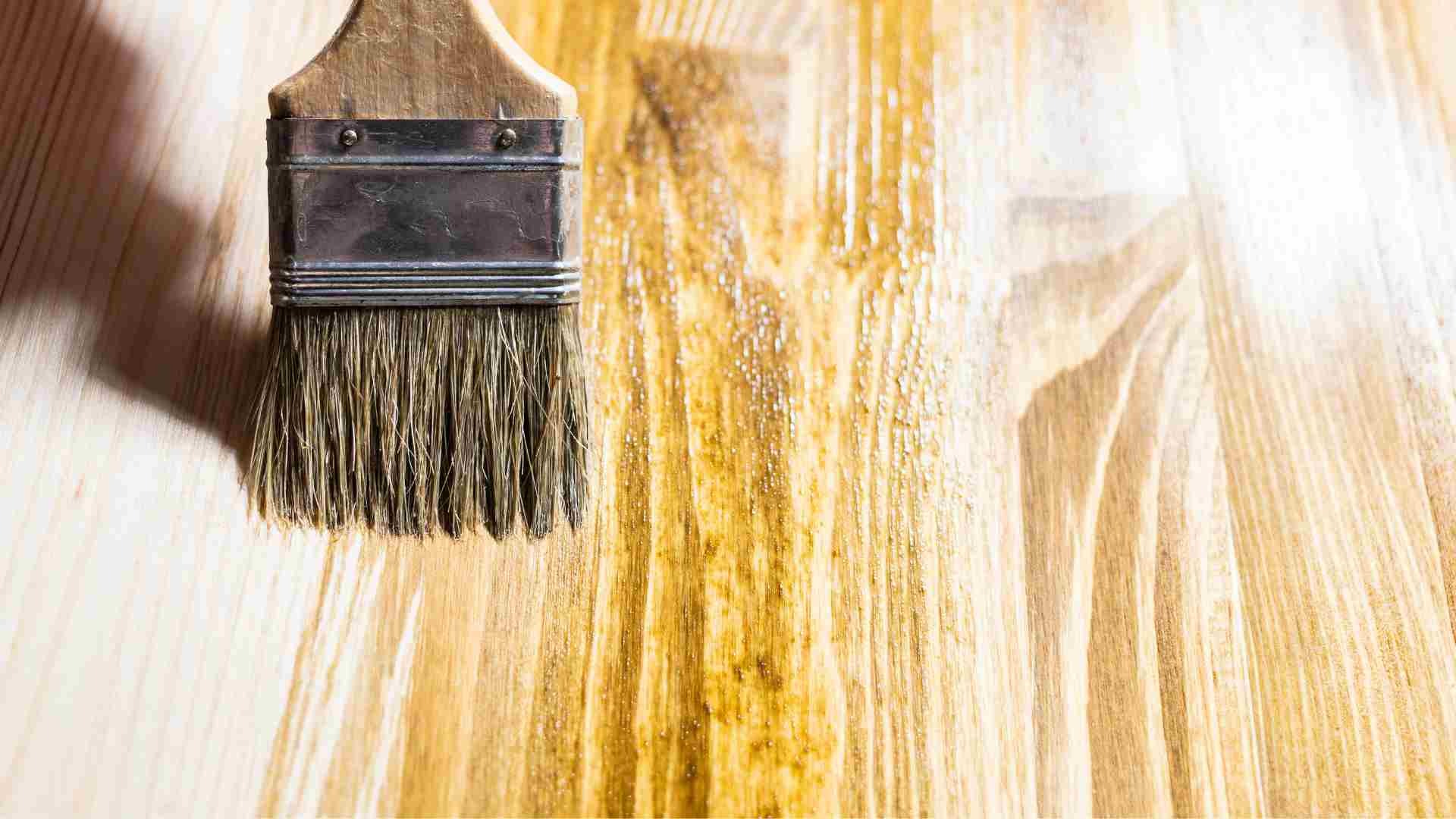 Nhuộm màu làm tăng vẻ đẹp của vân gỗ tự nhiên
