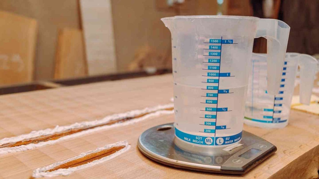 Máy tính Epoxy giúp bạn đo lượng chất lỏng Epoxy